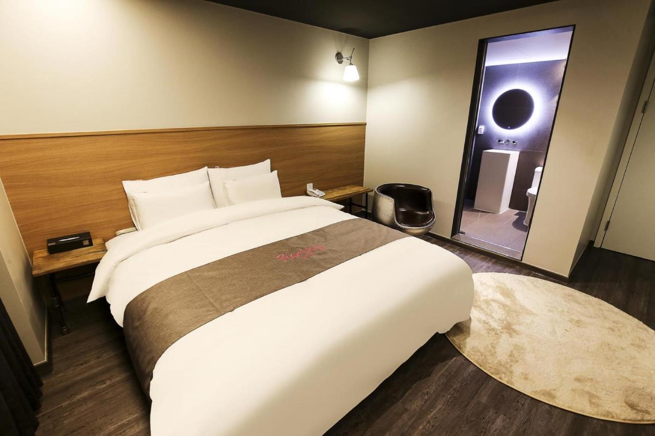 Hotel Flamingo Теджън Екстериор снимка