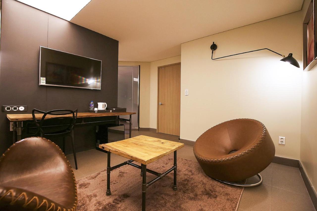 Hotel Flamingo Теджън Екстериор снимка