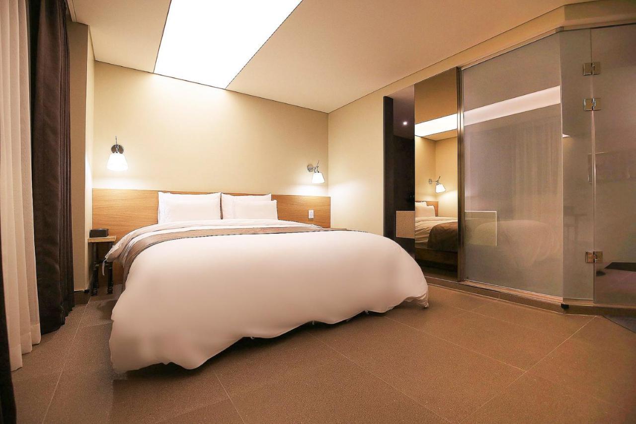 Hotel Flamingo Теджън Екстериор снимка